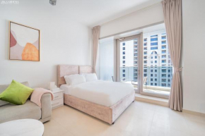 Sparkel Tower, Elegant Studio in Dubai Marina with City Views by Gardenia Suites